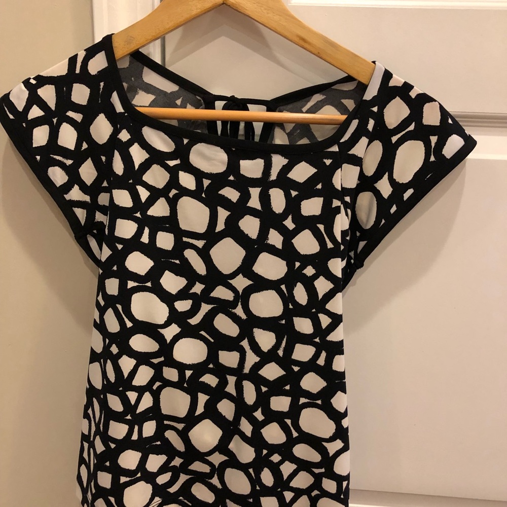 Clothes - Picture 2 of 4